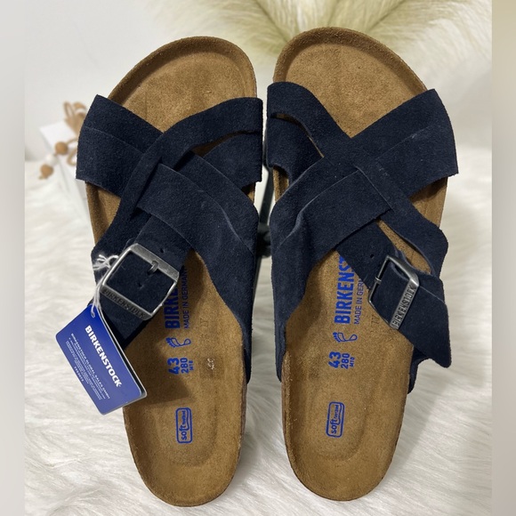BIRKENSTOCK WOMEN'S LUGANO MIDNIGHT
Regular price Size 43 - Picture 3 of 7